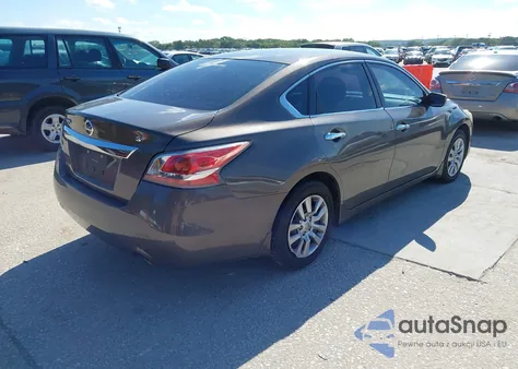 2015 Nissan Altima 2.5 S z USA, uszkodzony, nr VIN 1N4AL3AP3FC142588